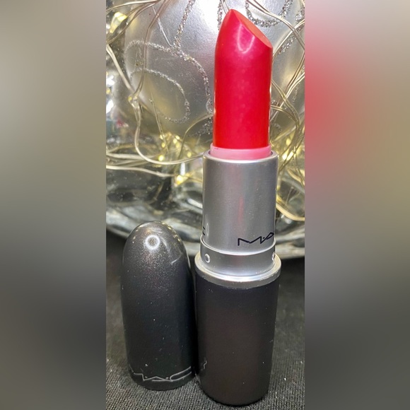 MAC LIPSTICK shade FUSION PINK